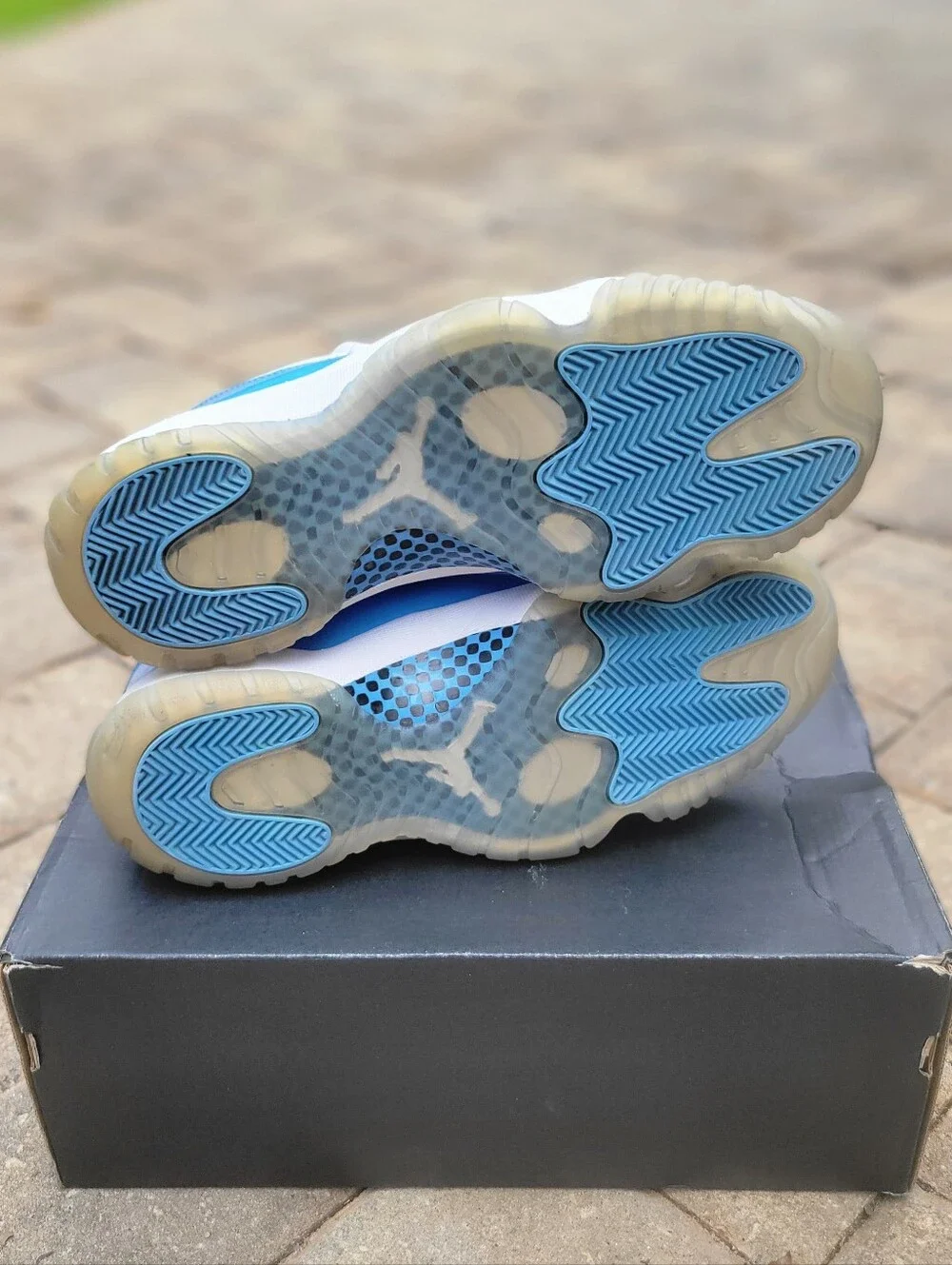 Jordan 11 Retro Low 'University Blue' (UNC)